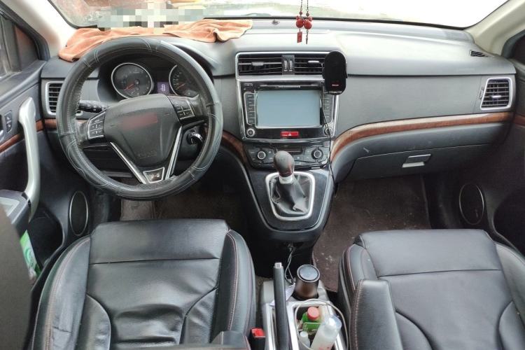Used Haval H6 2013 Sports Edition 1.5T Manual Two-Wheel Drive Elite Model Center Console