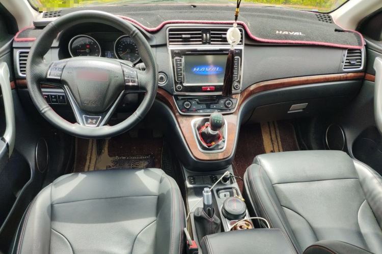 Used Haval H6 2013 Sports Edition 1.5T Manual Two-Wheel Drive Elite Model Center Console