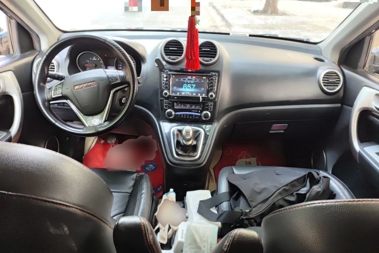 Used Haval H6 2013 Upgraded Model 1.5T Manual Two-Wheel Drive Elite Version Center Console