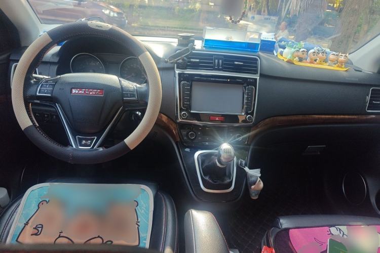 Used Haval H6 2013 Sports Edition 1.5T Manual Two-Wheel Drive Elite Model Center Console