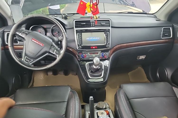 Used Haval H6 2013 Sports Edition 1.5T Manual Two-Wheel Drive Elite Model Center Console