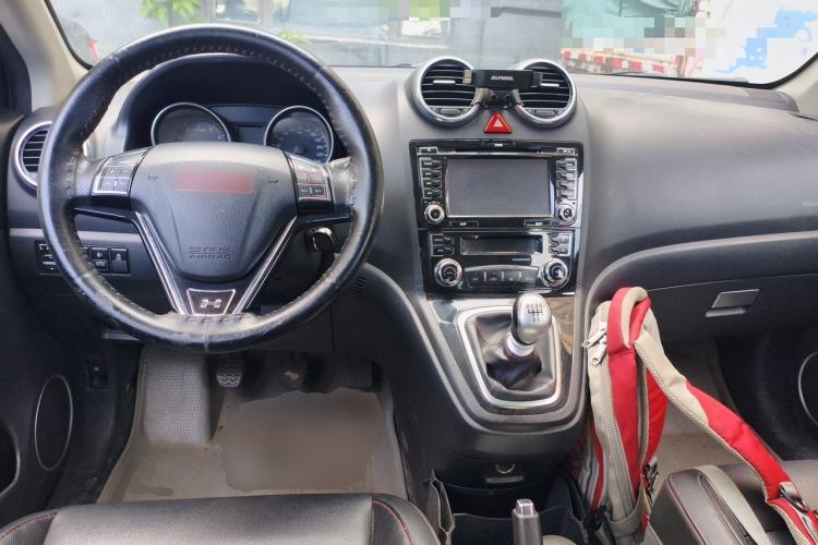 Used Haval H6 2013 Upgraded Model 1.5T Manual 4x4 Elite Version Center Console