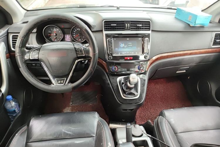 Used Haval H6 2013 Sports Edition 1.5T Manual Two-Wheel Drive Elite Model Center Console