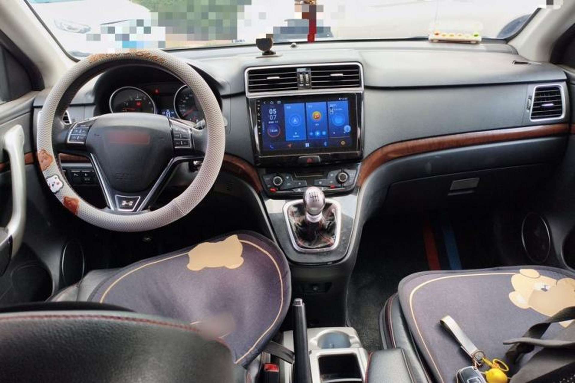 Used Haval H6 2013 Sports Edition 1.5T Manual Two-Wheel Drive Elite Model Center Console