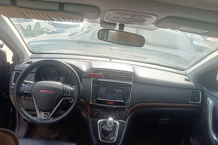 Used Haval H6 2013 Sport Edition 1.5T Manual Two-Wheel Drive Prestige Model Center Console