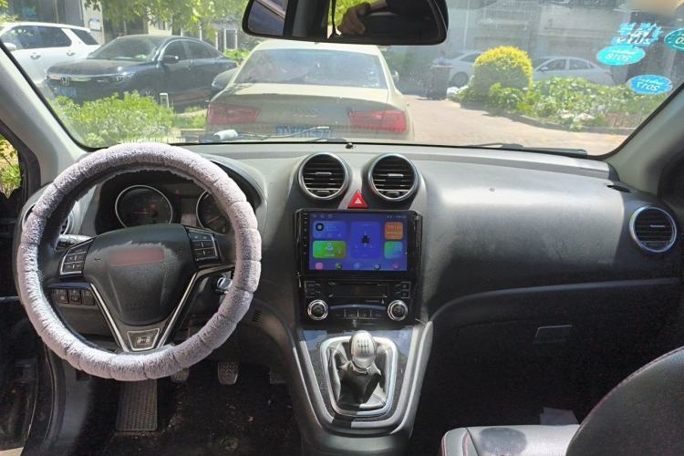 Used Haval H6 2013 Upgraded Model 1.5T Manual Two-Wheel Drive Elite Version Center Console