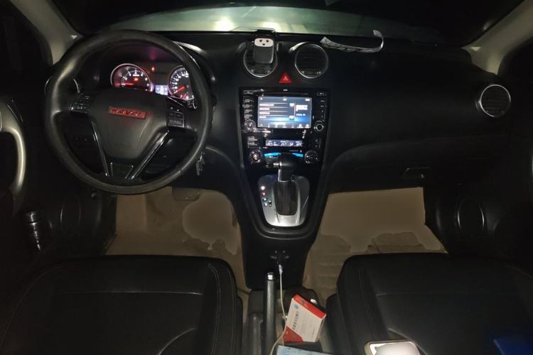 Used Haval H6 2013 Upgraded Model 2.4L Automatic Two-Wheel Drive Elite Version Center Console