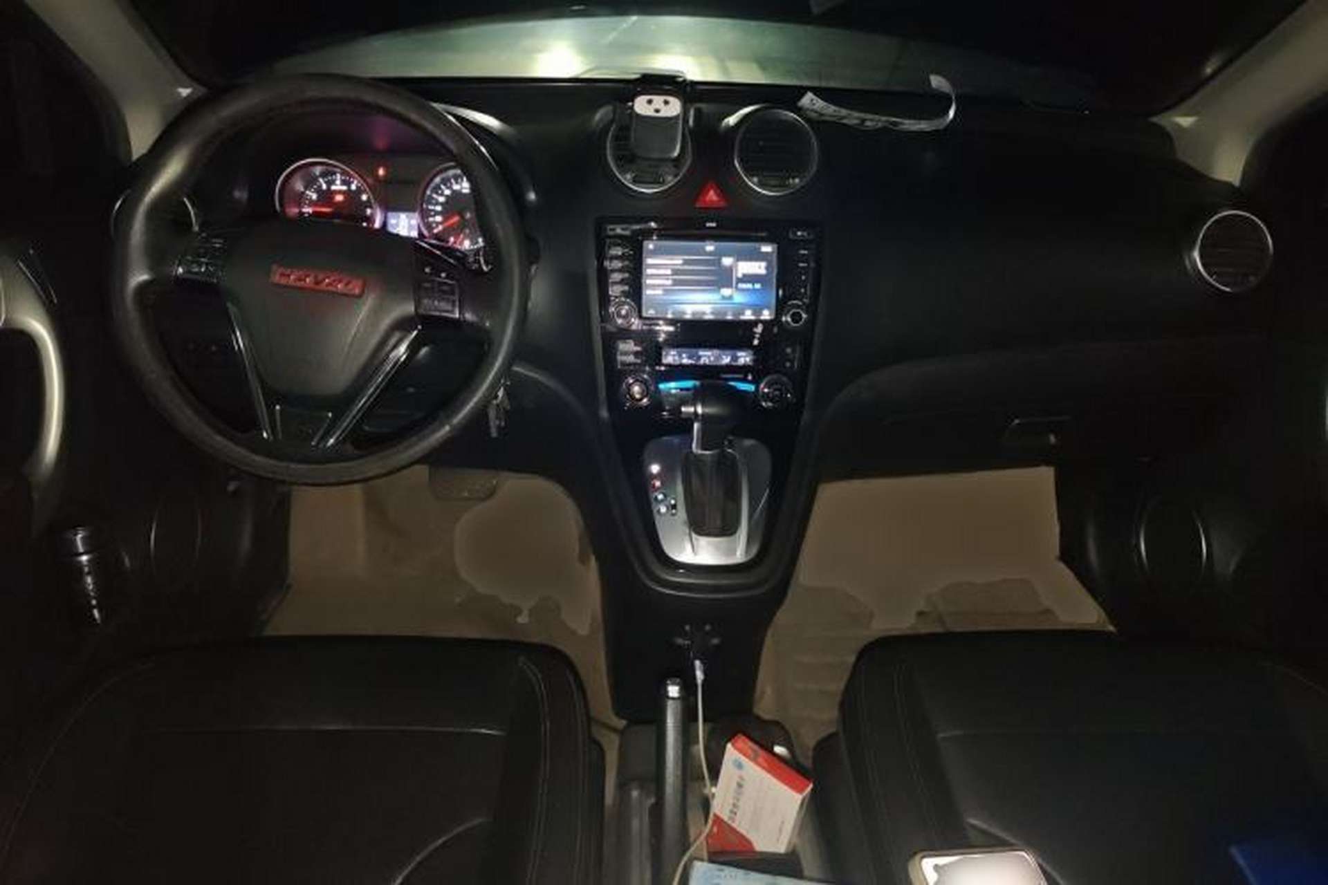 Used Haval H6 2013 Upgraded Model 2.4L Automatic Two-Wheel Drive Elite Version Center Console