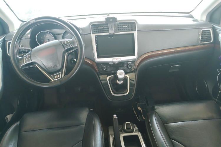 Used Haval H6 2013 Sports Edition 1.5T Manual Two-Wheel Drive Elite Model Center Console