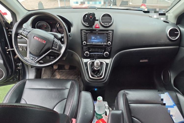 Used Haval H6 2013 Upgraded Model 1.5T Manual Two-Wheel Drive Elite Version Center Console