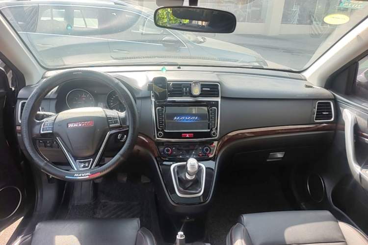 Used Haval H6 2013 Sport Edition 1.5T Manual Two-Wheel Drive Prestige Model Center Console