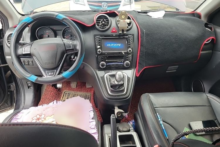Used Haval H6 2013 Upgraded Model 1.5T Manual Two-Wheel Drive Urban Version Center Console