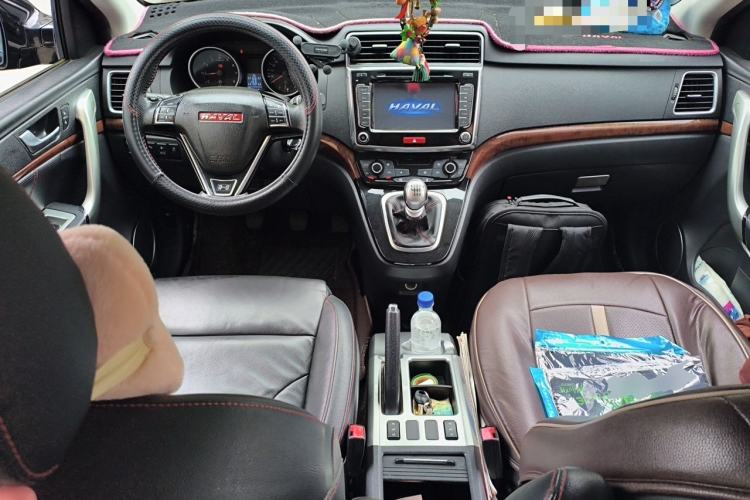 Used Haval H6 2013 Sports Edition 1.5T Manual Two-Wheel Drive Elite Model Center Console