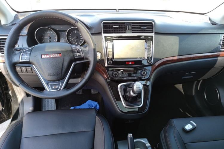 Used Haval H6 2013 Sports Edition 1.5T Manual Two-Wheel Drive Elite Model Center Console
