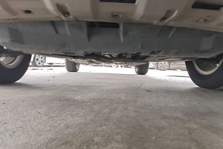 Used Haval H6 2013 Upgraded Model 1.5T Manual Two-Wheel Drive Elite Version Chassis Front