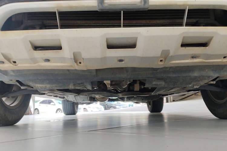 Used Haval H6 2013 Upgraded Model 1.5T Manual Two-Wheel Drive Elite Version Chassis Front