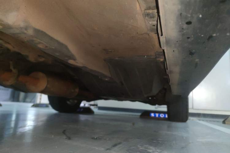 Used Haval H6 2013 Upgraded Model 1.5T Manual Two-Wheel Drive Elite Version Chassis Front Left