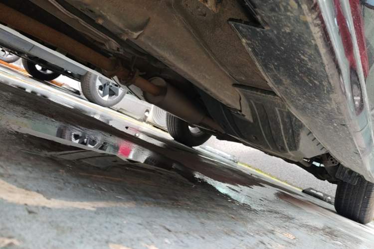 Used Haval H6 2013 Upgraded Model 1.5T Manual Two-Wheel Drive Elite Version Chassis Front Left