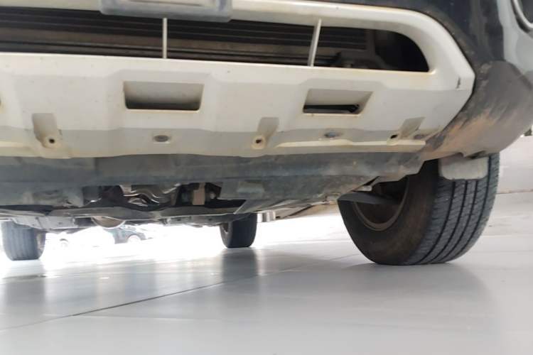 Used Haval H6 2013 Upgraded Model 1.5T Manual Two-Wheel Drive Elite Version Chassis Front Left