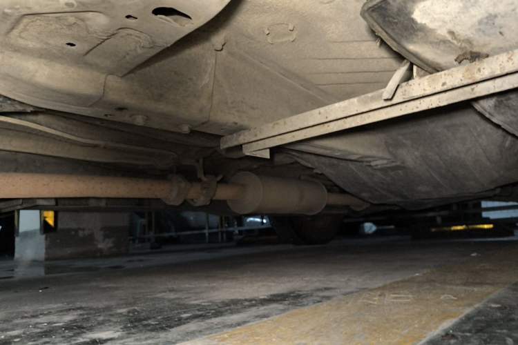 Used Haval H6 2013 Upgraded Model 1.5T Manual Two-Wheel Drive Elite Version Chassis Front Left