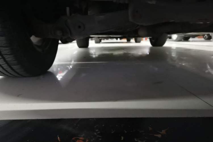 Used Haval H6 2013 Upgraded Model 2.4L Automatic Two-Wheel Drive Elite Version Chassis Front Right