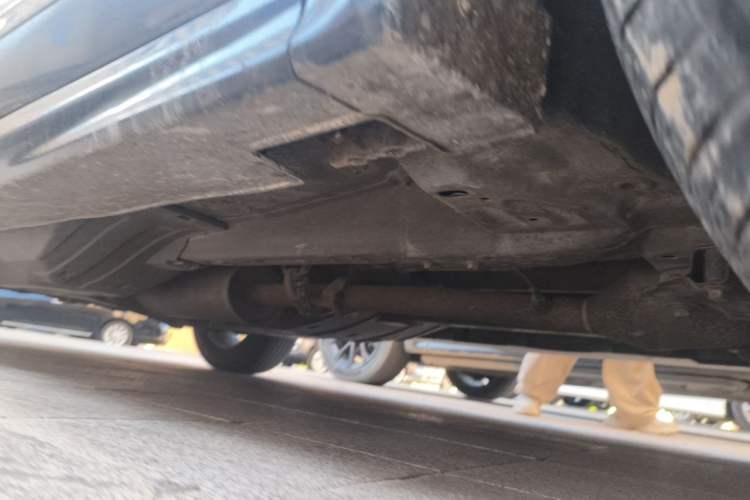 Used Haval H6 2013 Upgraded Model 2.4L Automatic Two-Wheel Drive Elite Version Chassis Front Right
