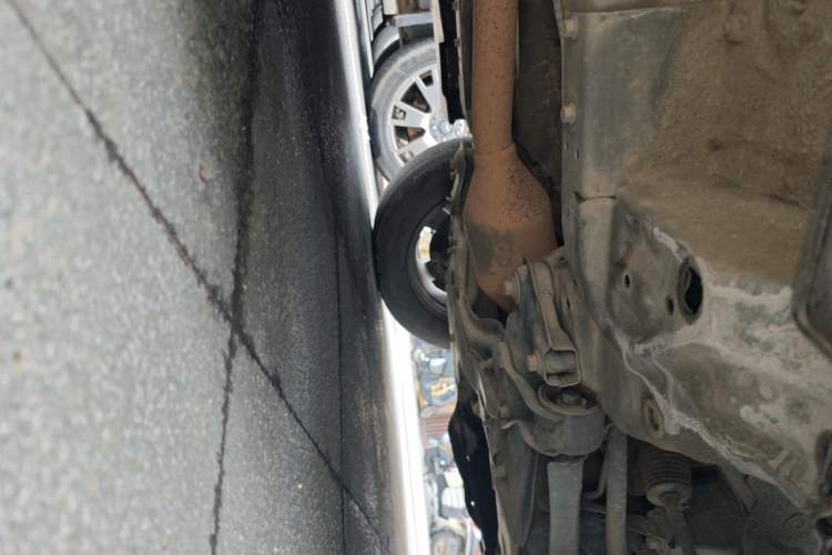 Used Haval H6 2013 Upgraded Model 1.5T Manual Two-Wheel Drive Elite Version Chassis Front Right