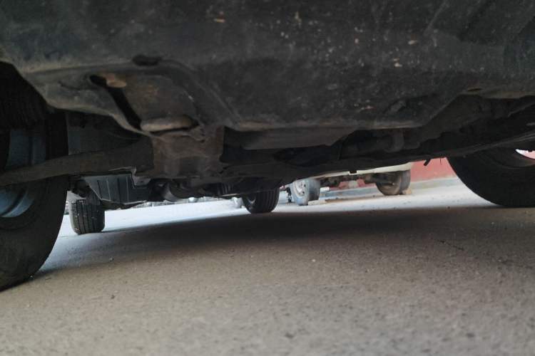 Used Haval H6 2013 Upgraded Model 1.5T Manual Two-Wheel Drive Elite Version Chassis Front Right