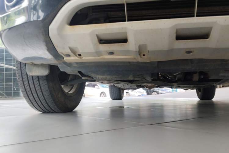 Used Haval H6 2013 Upgraded Model 1.5T Manual Two-Wheel Drive Elite Version Chassis Front Right