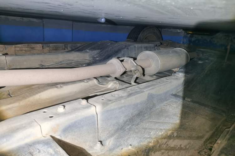 Used Haval H6 2013 Upgraded Model 1.5T Manual Two-Wheel Drive Elite Version Chassis Front Right