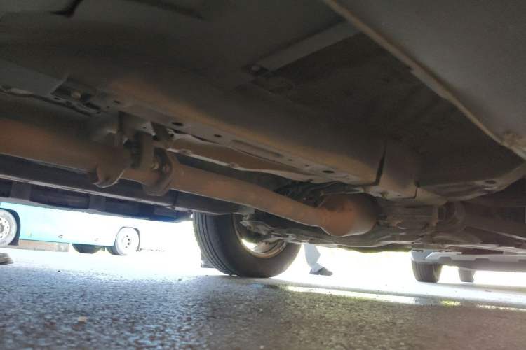 Used Haval H6 2013 Upgraded Model 1.5T Manual Two-Wheel Drive Elite Version Chassis Front Right