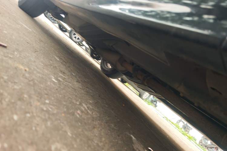 Used Haval H6 2013 Upgraded Model 1.5T Manual Two-Wheel Drive Urban Version Chassis Front Right