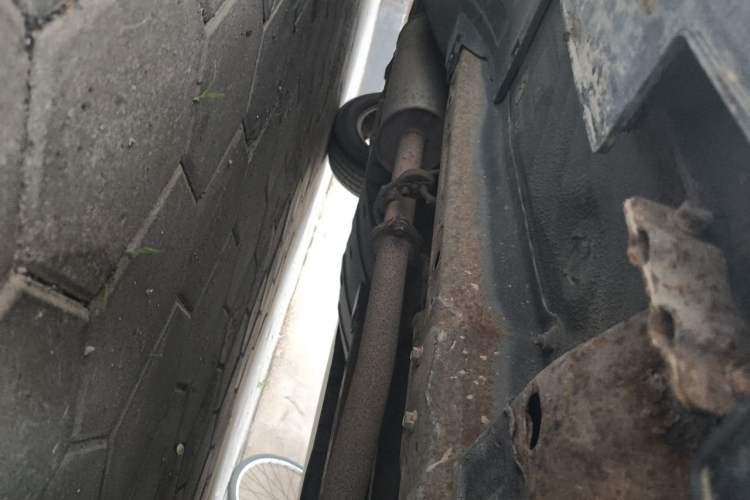 Used Haval H6 2013 Upgraded Model 1.5T Manual Two-Wheel Drive Elite Version Chassis Front Right