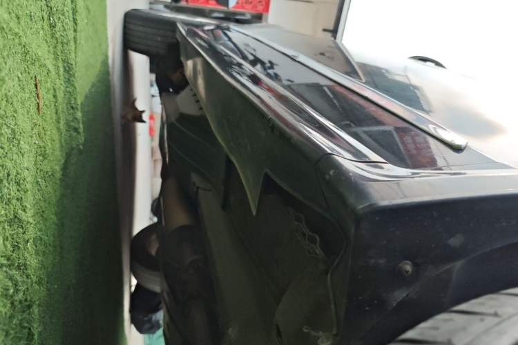 Used Haval H6 2013 Upgraded Model 1.5T Manual Two-Wheel Drive Elite Version Chassis Front Right