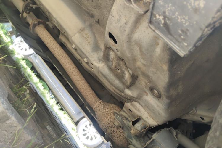 Used Haval H6 2013 Upgraded Model 1.5T Manual Two-Wheel Drive Prestige Version Chassis Front Right