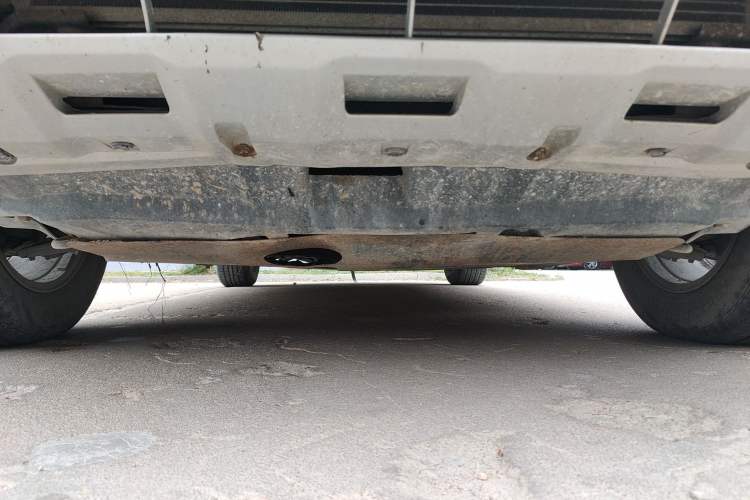 Used Haval H6 2013 Upgraded Model 1.5T Manual Two-Wheel Drive Urban Version Chassis Front