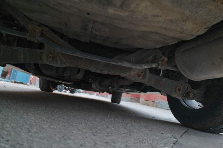 Used Haval H6 2013 Upgraded Model 1.5T Manual Two-Wheel Drive Elite Version Chassis Rear