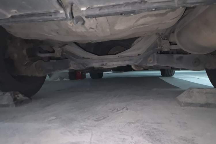 Used Haval H6 2013 Sports Edition 1.5T Manual Two-Wheel Drive Elite Model Chassis Rear