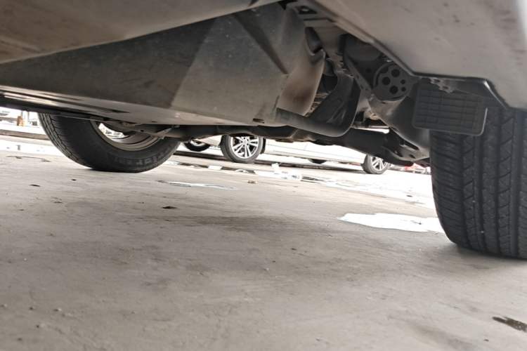 Used Haval H6 2013 Upgraded Model 1.5T Manual Two-Wheel Drive Elite Version Chassis Rear Left