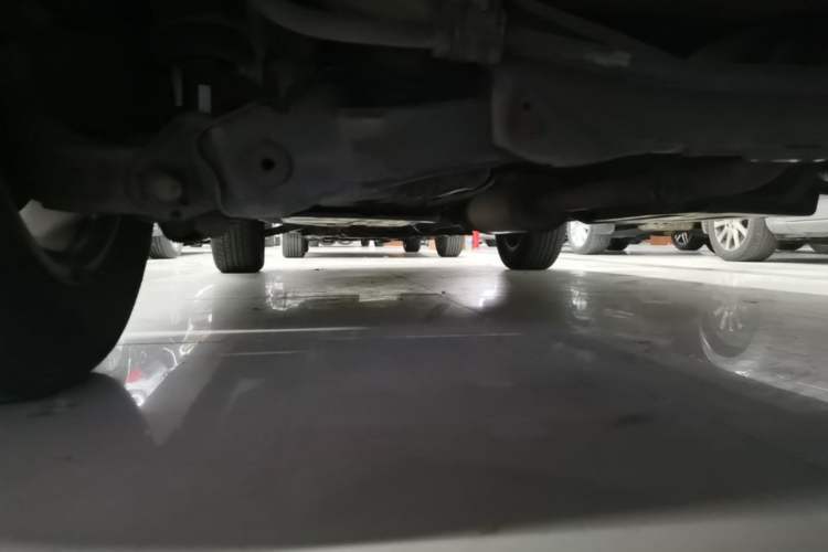 Used Haval H6 2013 Upgraded Model 2.4L Automatic Two-Wheel Drive Elite Version Chassis Rear Left