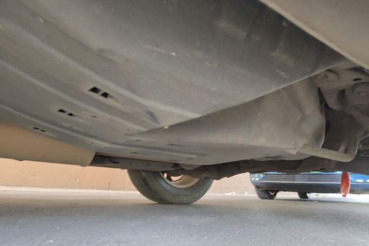 Used Haval H6 2013 Upgraded Model 1.5T Manual Two-Wheel Drive Elite Version Chassis Rear Left