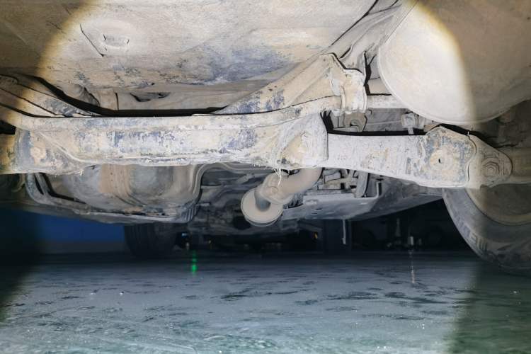 Used Haval H6 2013 Upgraded Model 1.5T Manual Two-Wheel Drive Elite Version Chassis Rear