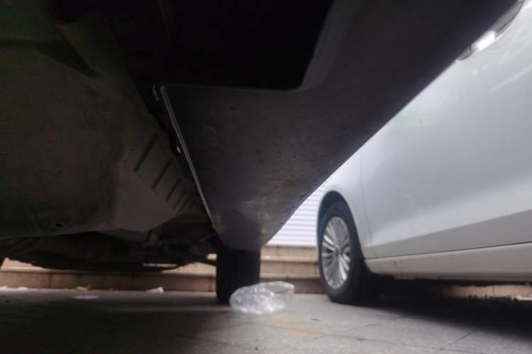 Used Haval H6 2013 Upgraded Model 1.5T Manual Two-Wheel Drive Elite Version Chassis Rear Right