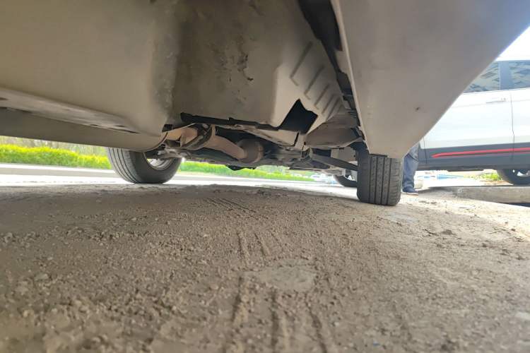 Used Haval H6 2013 Upgraded Model 1.5T Manual Two-Wheel Drive Urban Version Chassis Rear Right