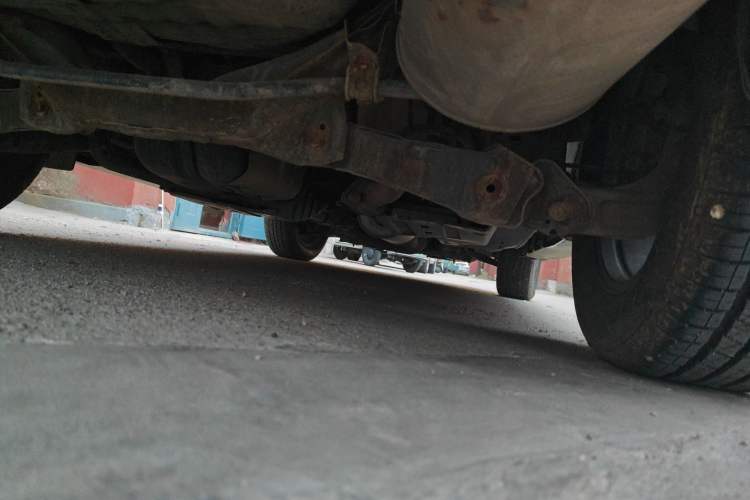 Used Haval H6 2013 Upgraded Model 1.5T Manual Two-Wheel Drive Elite Version Chassis Rear Right