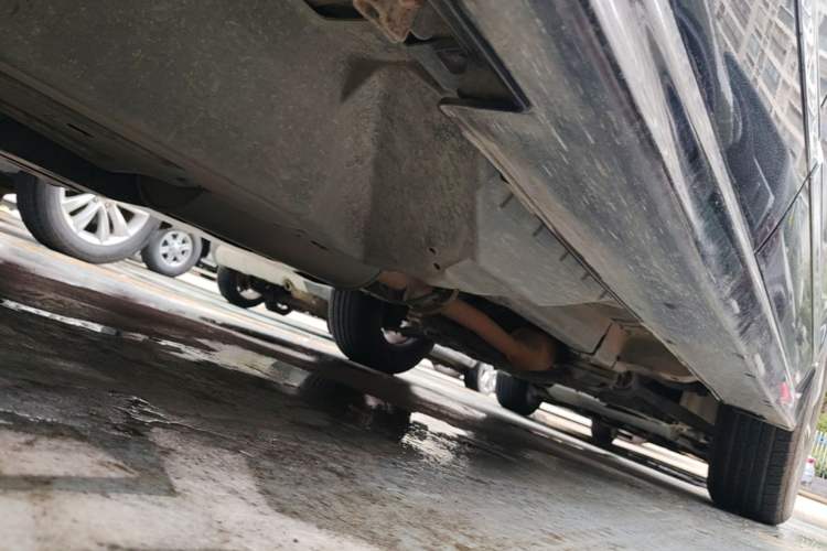 Used Haval H6 2013 Upgraded Model 1.5T Manual Two-Wheel Drive Elite Version Chassis Rear Right