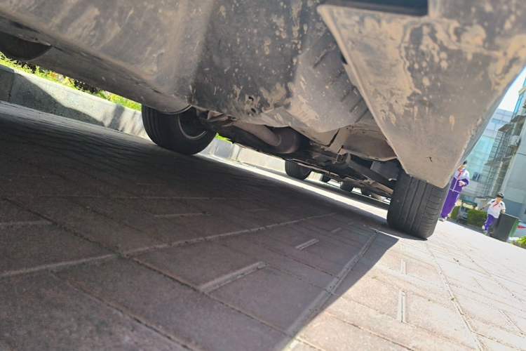 Used Haval H6 2013 Upgraded Model 1.5T Manual Two-Wheel Drive Elite Version Chassis Rear Right