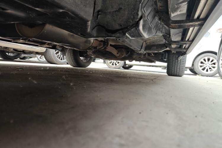 Used Haval H6 2013 Upgraded Model 2.4L Automatic Two-Wheel Drive Elite Version Chassis Rear Right