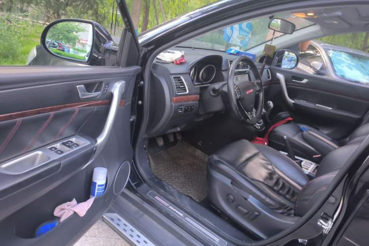 Used Haval H6 2013 Sport Edition 1.5T Manual Two-Wheel Drive Prestige Model Driver Seat