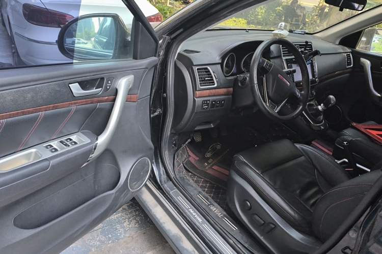 Used Haval H6 2013 Sports Edition 1.5T Manual Two-Wheel Drive Elite Model Driver Seat